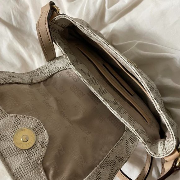 Michael Kors Small Crossbody Bag - Picture 2 of 7